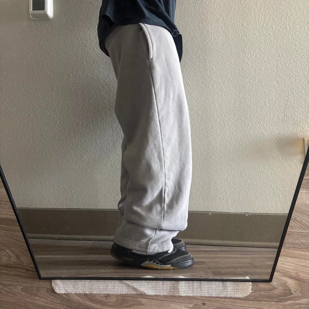 Vintage Y2K/2000s Baggy Grey Hollister Skater Sweatpants! Size M